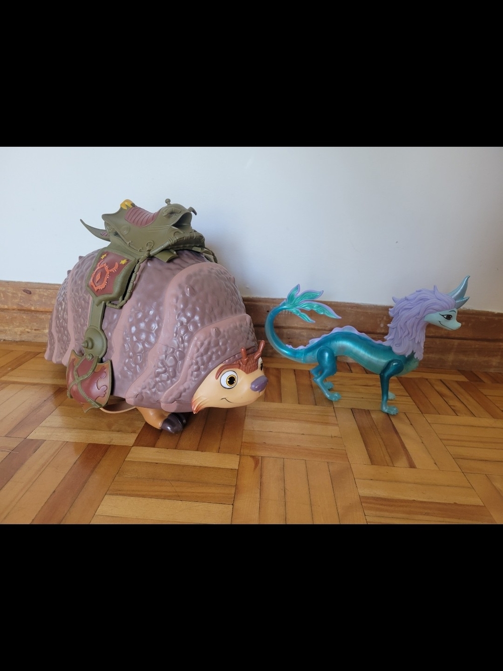 Tuk Tuk & Sisu from Raya Toys